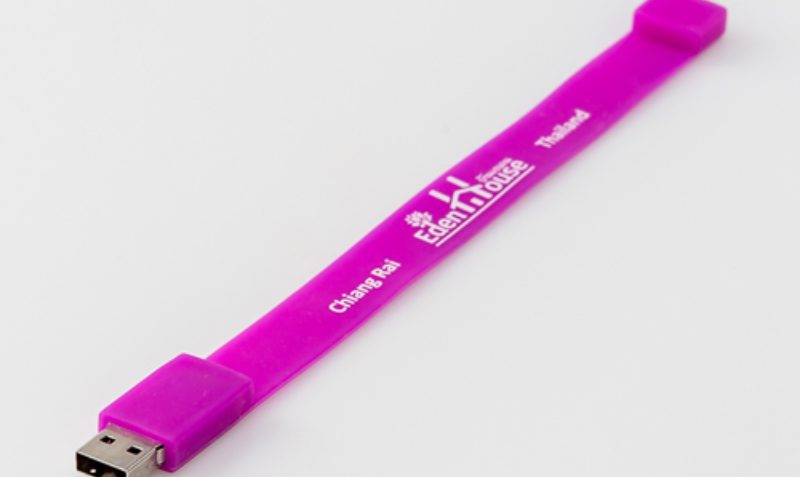 cheap-usb-drive-durable-like-premium