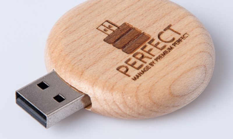 how-to-care-for-wooden-usb-flash-drive