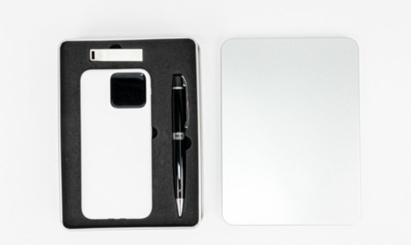 premium-gift-set-ideas-with-usb-flash-drive-accessories