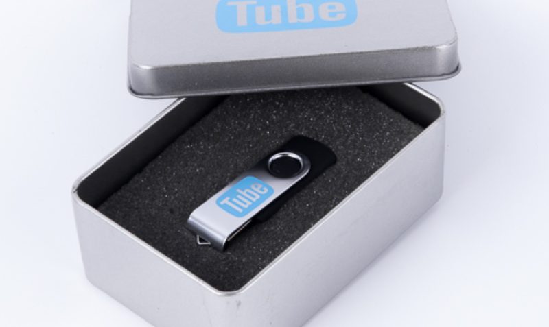 why-companies-still-use-flash-drives-despite-cloud-storage