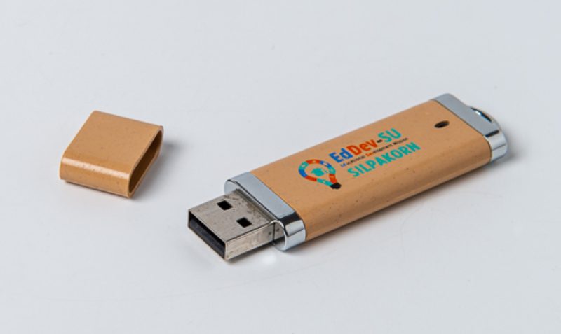 cheap-flash-drive-factory-vs-retail-comparison