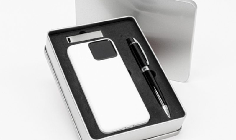 flash-drive-gift-set-selection-for-target-audience