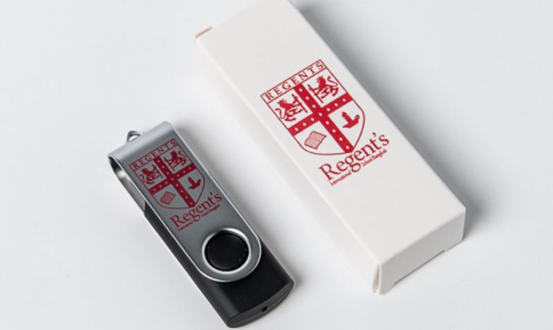 why-corporate-seminars-still-give-away-flash-drives