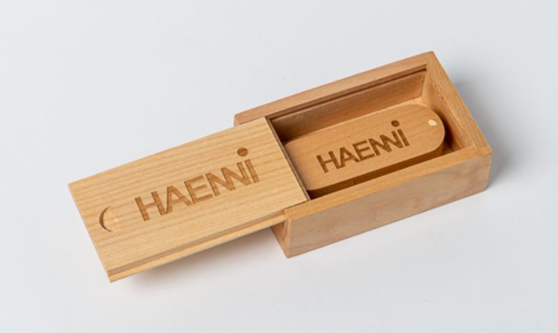 custom-flash-drive-designs-for-gen-z-users