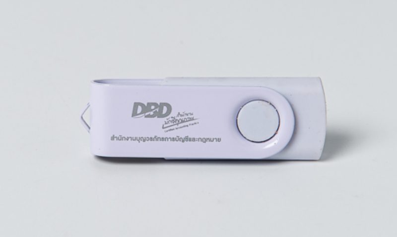 flash-drive-order-cost-comparison-100-vs-1000